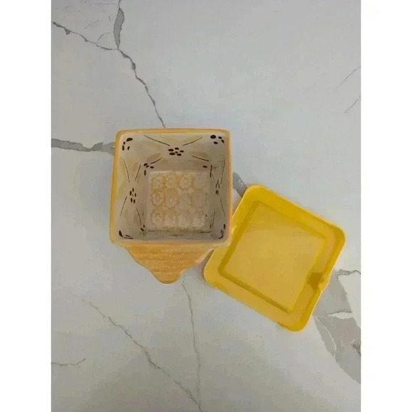 One Temp-tations by Tara Old World Yellow Square Ramekin Cup 10 oz with Lid - Picture 4 of 6